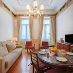 Palazzo Alvares Cabral *